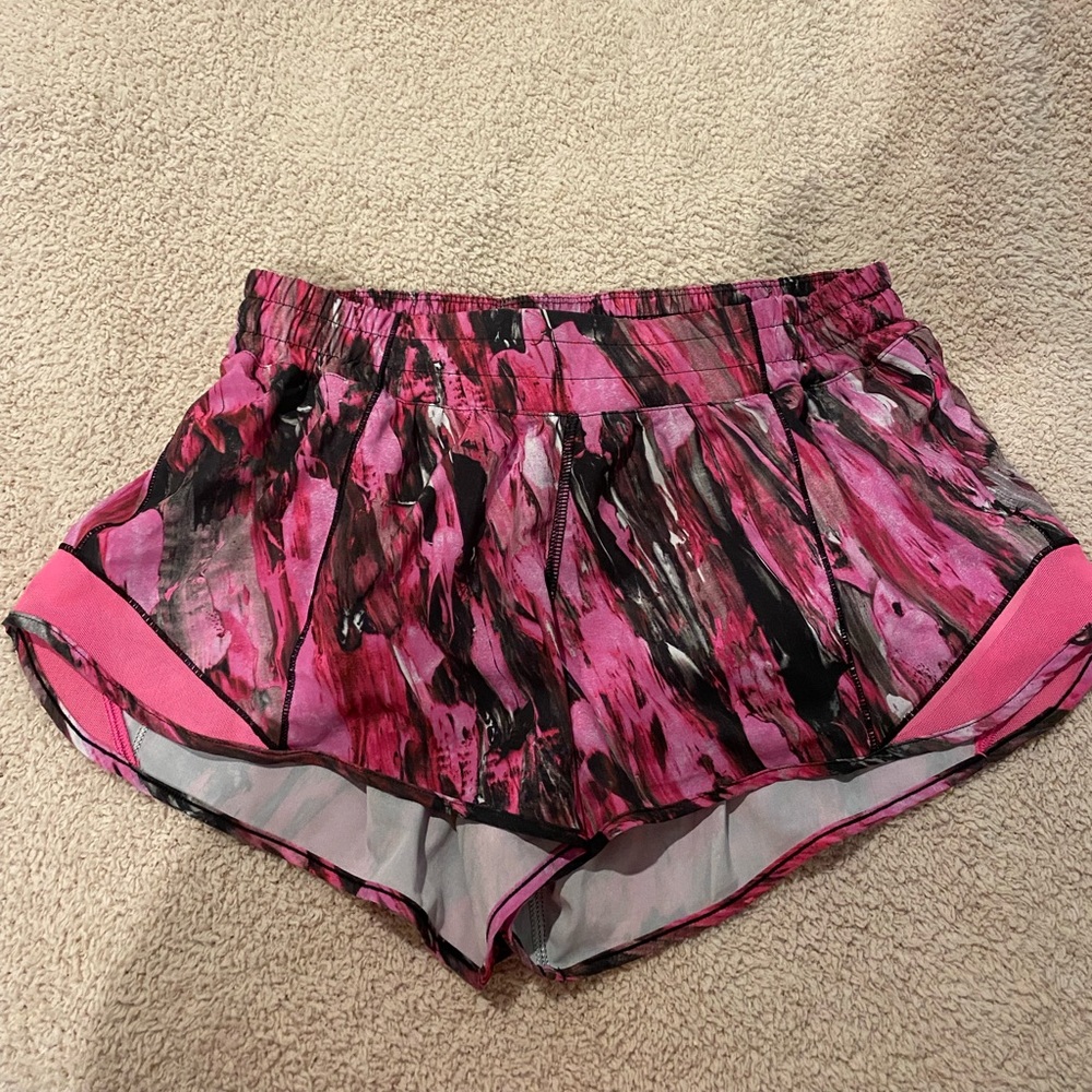 Lululemon 2.5” shorts